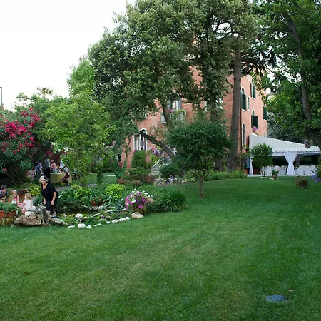 住宿加早餐酒店 伊纳斯住宿加早餐别墅 4*