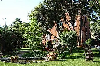 B＆b イネス ベッド・アンド・ブレックファスト 4*