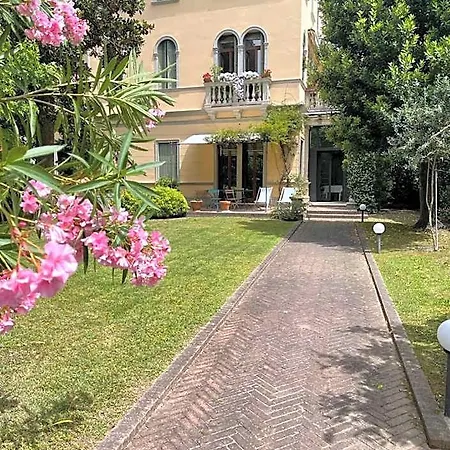 Bed & Breakfast Ines Venedig-Lido